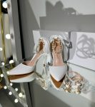 Весільні туфлі для нареченої з перлами