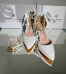 Весільні туфлі для нареченої з перлами