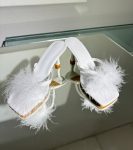 Босоніжки білі шкіра з пір`ям під весільні халати