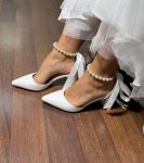 Весільні шкіряні туфлі з перлами