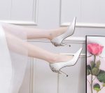 Весільні атласні туфлі з камінцями