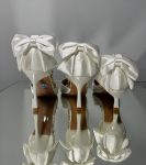 Весільні атласні туфлі з бантами та перлами