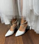 Весільні туфлі на квадратних підборах з камінцями