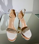 Весільні лакові босоніжки з камінцями