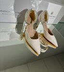 Весільні лакові туфлі для нареченої з перлами