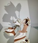 Весільні атласні туфлі з бантами