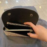 клатч та камінням