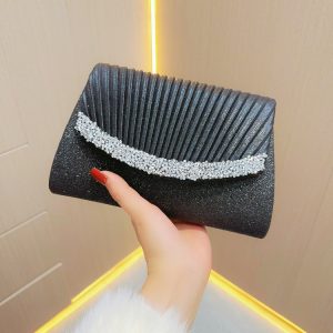 клатч та камінням