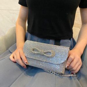 клатч та камінням