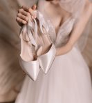 весільні туфлі із стрічкою