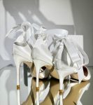 весільні туфлі із стрічкою