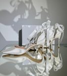 весільні туфлі із стрічкою