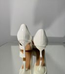 Весільні туфлі лакові з брошкою