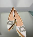 Весільні туфлі лакові з брошкою