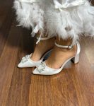 Весільні туфлі  на квадратних підборах + брошка