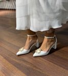 Весільні шкіряні туфлі  +брошка перли