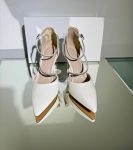 Весільні туфлі з камінцями