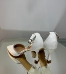 Весільні туфлі шкіряні з камінцями