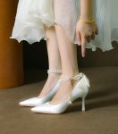 Весільні туфлі для нареченої з бантами на п'ятці + ремінець перли