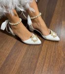 Весільні туфлі з перлами на квадратних підборах + брошка+ додатково ремінець