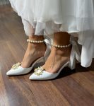 Весільні шкіряні туфлі з перлами +брошка (знімається)