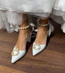 Весільні шкіряні туфлі з перлами +брошка (знімається)