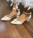 Весільні шкіряні туфлі з перлами +брошка (знімається)