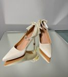 Весільні туфлі для нареченої з бантами на п'ятці + ремінець перли