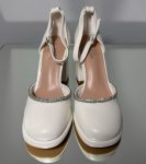 Весільні туфлі шкіряні на платформі з камінцями