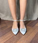 Весільні туфлі за брошкою