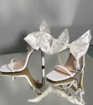 Жіночі босоніжки весільні атласні з бантами 11 см