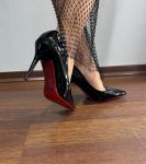 Лакові з червоною підошвою