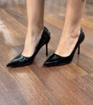 Лакові з червоною підошвою