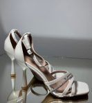 Жіночі босоніжки весільні шкіряні із камінцями 9,5 см