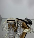 Жіночі босоніжки святкові з бантами та перлами чорні 9,7 см