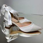 Жіночі туфлі Весільні атласні з ремінцем із перлами 5 см