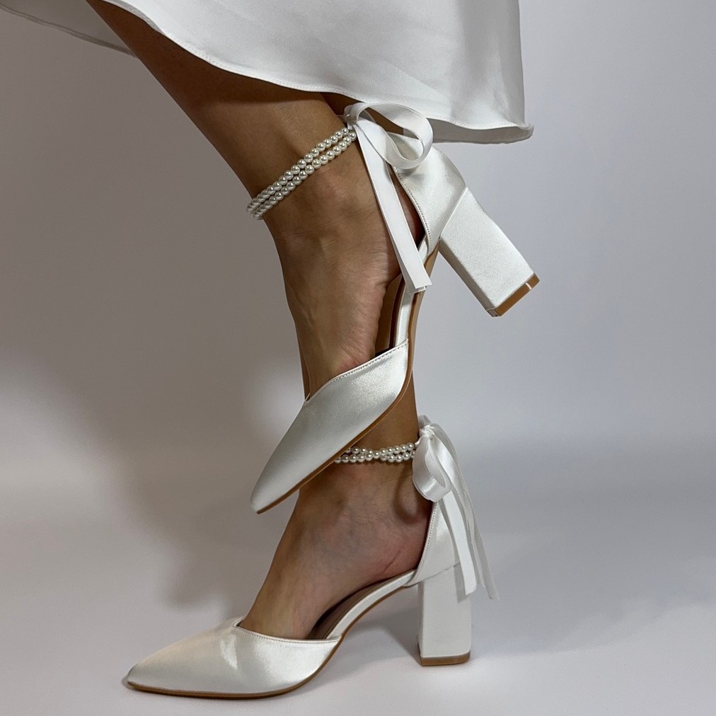 Жіночі туфлі Весільні атласні ремінцем з перлами 7,5 см